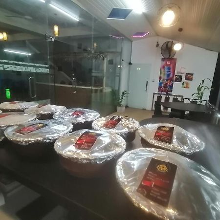 Ambula Food Court Hotel Anuradhapura Bagian luar foto
