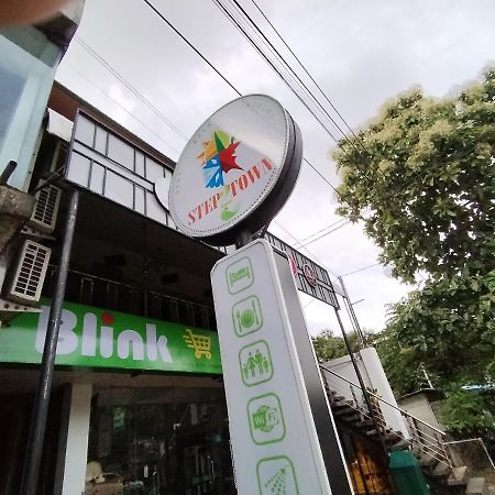 Ambula Food Court Hotel Anuradhapura Bagian luar foto