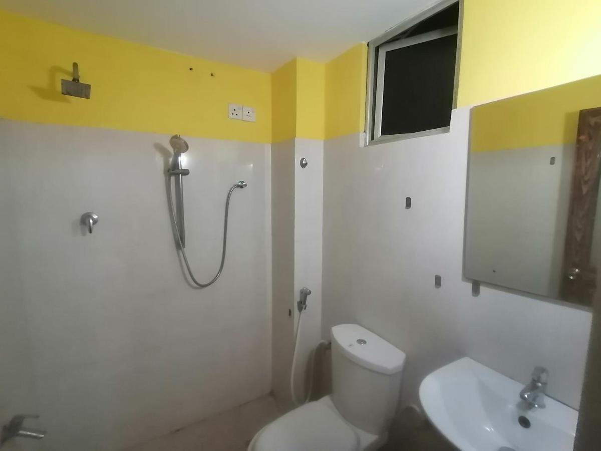Ambula Food Court Hotel Anuradhapura Bagian luar foto