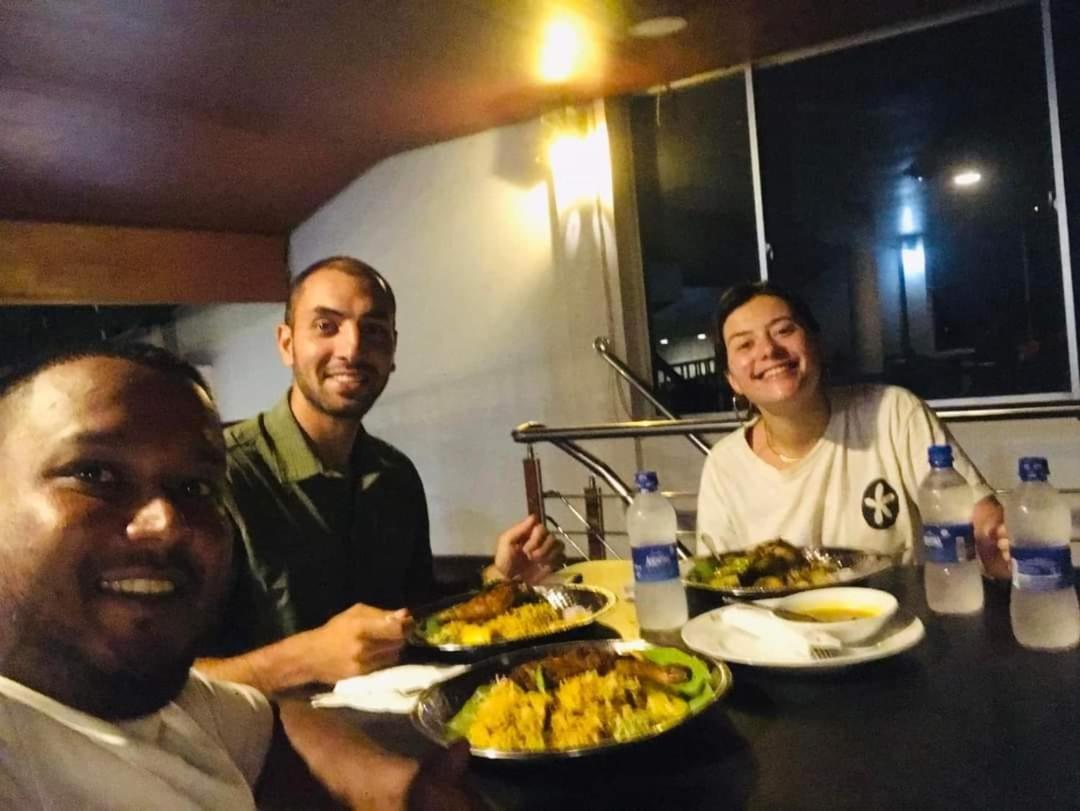 Ambula Food Court Hotel Anuradhapura Bagian luar foto