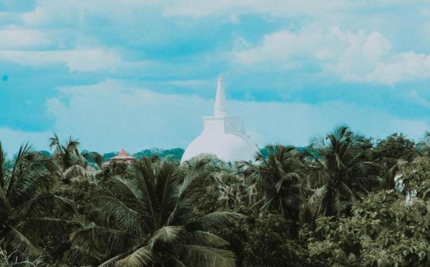 Ambula Food Court Hotel Anuradhapura Bagian luar foto